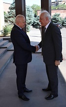12 июня 2024 года Президент Республики Армения В.Г.Хачатурян посетил Посольство Российской Федерации по случаю отмечаемого в этот день государственного праздника - Дня России