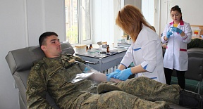 Военнослужащие российской базы сдали кровь для пациентов больниц Армении Военнослужащие российской базы сдали кровь для пациентов больниц Армении