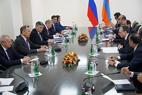 Вступительное слово Министра иностранных дел Российской Федерации С.В.Лаврова в ходе переговоров с Министром иностранных дел Республики Армения З.Г.Мнацаканяном, Ереван, 11 ноября 2019 года Вступительное слово Министра иностранных дел Российской Федерации С.В.Лаврова в ходе переговоров с Министром иностранных дел Республики Армения З.Г.Мнацаканяном, Ереван, 11 ноября 2019 года