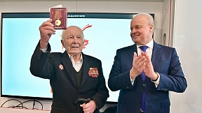 О вручении Послом России С.П.Копыркиным проживающему в Армении ветерану Владимиру Романовичу Рапацкому юбилейной медали «80 лет Победы в Великой Отечественной войне 1941-1945 гг.»