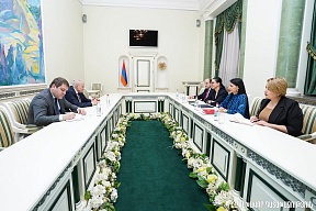 21 февраля с.г. состоялась встреча Чрезвычайного и Полномочного Посла России в Армении С.П.Копыркина с Генеральным прокурором РА А.К.Вардапетян
