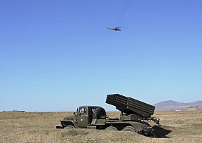 Артподразделения российской военной базы в Армении учились уничтожать тактический десант условного противника в горах