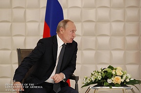 Путин пригласил премьера Армении посетить с официальным визитом Россию Путин пригласил премьера Армении посетить с официальным визитом Россию