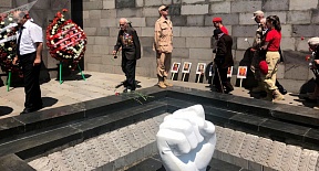 Святое место - жители Гюмри отдали дань памяти жертвам ВОВ Святое место - жители Гюмри отдали дань памяти жертвам ВОВ