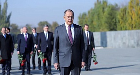 Глава МИД России почтил память жертв Геноцида армян Глава МИД России почтил память жертв Геноцида армян
