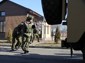 Подразделения полиции военной базы Южного военного округа (ЮВО) в Армении уничтожили условных диверсантов в ходе розыгрышей боевых тактических действий подразделений двух стран в рамках Стратегического командно-штабного учения (СКШУ) «Кавказ-2020»