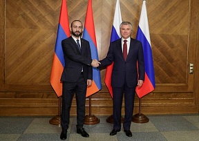 Ռուսաստանի Դաշնության Դաշնային ժողովի Պետական դումայի նախագահ Վ. Վ. Վոլոդինը հանդիպել է Հայաստանի Հանրապետության Ազգային Ժողովի նախագահ Ա. Ս.Միրզոյանի հետ