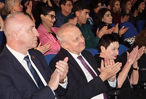 Նոյեմբերի 13-ին Հայաստանում Ռուսաստանի դեսպան Ս.Պ.Կոպիրկինը մասնակցել է «Ռուսական կինոյի օրեր»