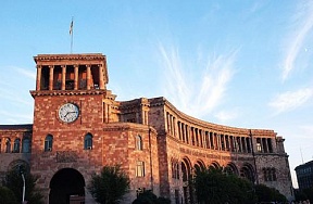 Премьер-министр Армении Никол Пашинян поблагодарил Россию за содействие в возвращении на родину 140 граждан Армении Премьер-министр Армении Никол Пашинян поблагодарил Россию за содействие в возвращении на родину 140 граждан Армении